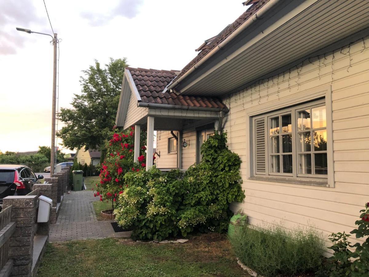 Manni Homestay Kuressaare Exteriör bild