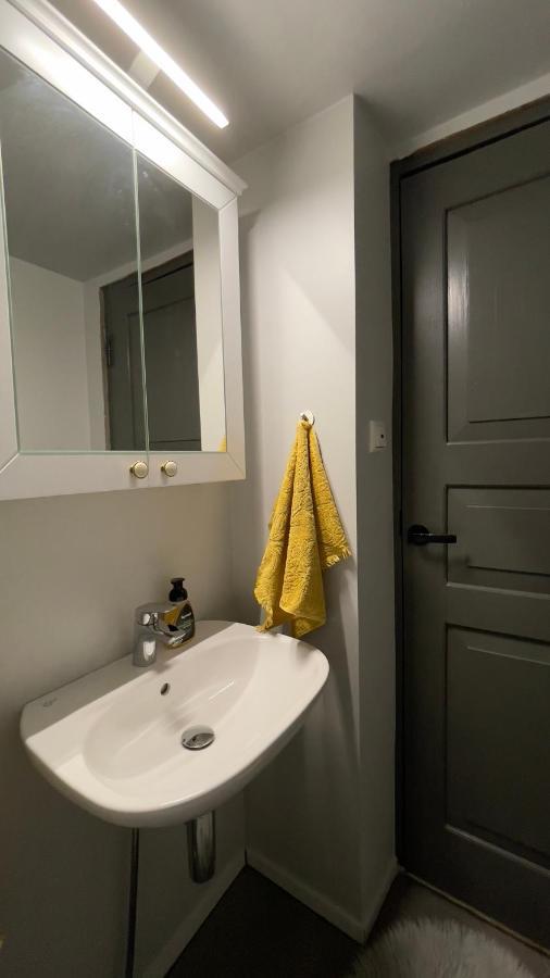 Manni Homestay Kuressaare Exteriör bild